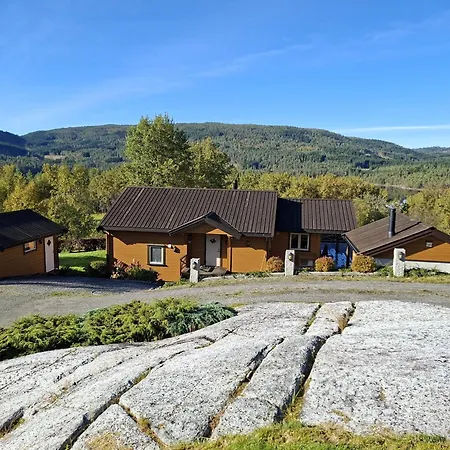 Moderne Pa Naer Ferskvann Og Turterreng * Tingvoll