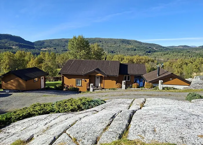 Moderne Pa Naer Sjo Og Turterreng * Tingvoll