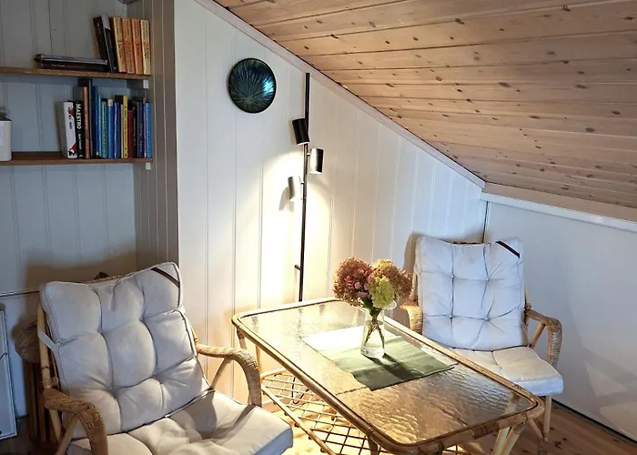 Moderne Pa Naer Sjo Og Turterreng * Tingvoll